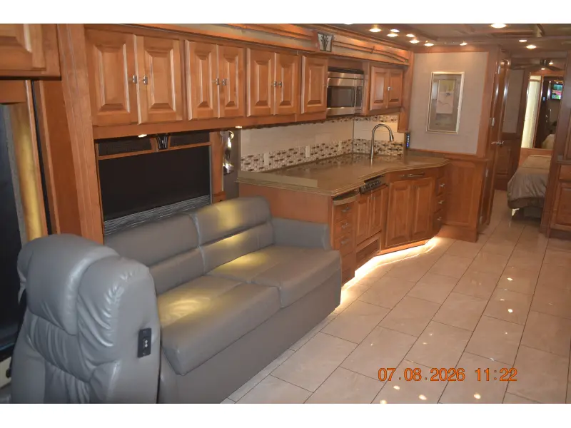 2017 Tiffin Motorhomes Phaeton 40 QBH