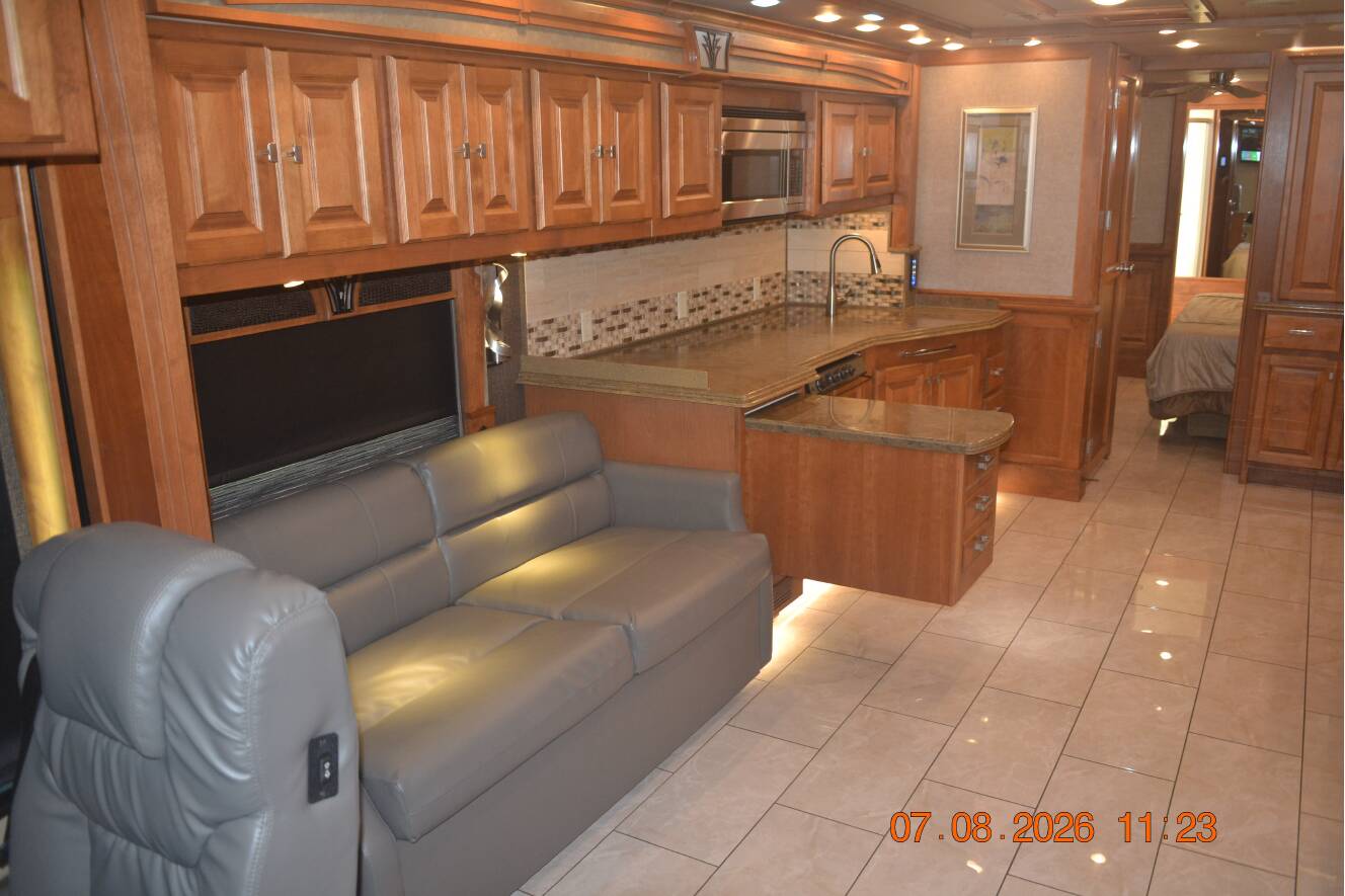 A photo of this 2017 Tiffin Motorhomes Phaeton 40 QBH