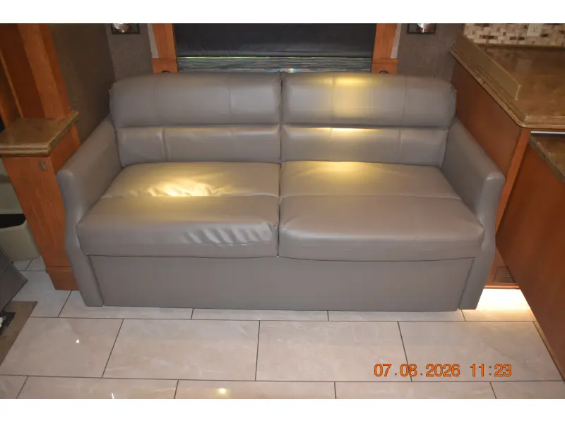2017 Tiffin Motorhomes Phaeton 40 QBH