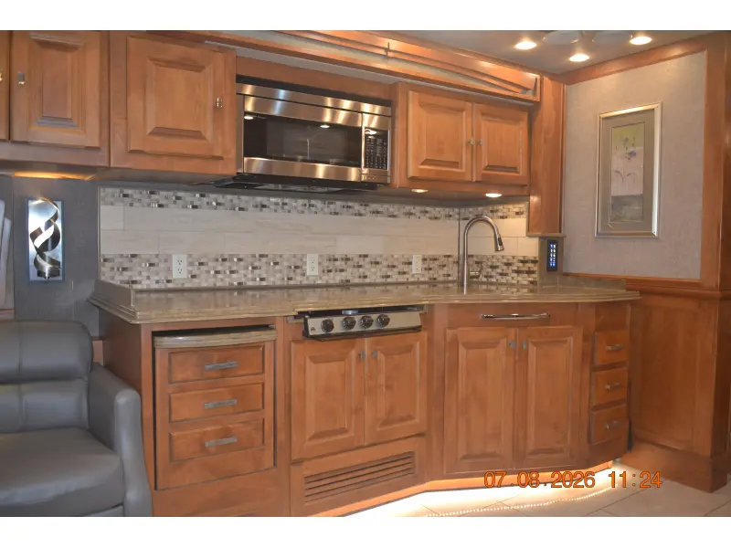 2017 Tiffin Motorhomes Phaeton 40 QBH