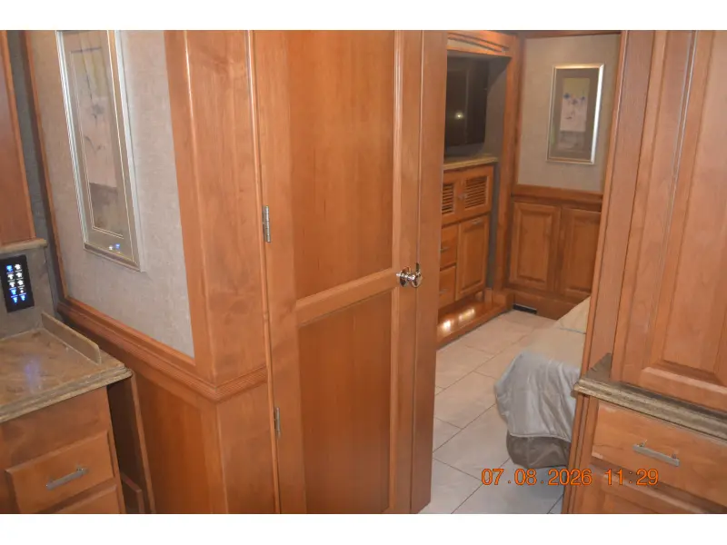 2017 Tiffin Motorhomes Phaeton 40 QBH