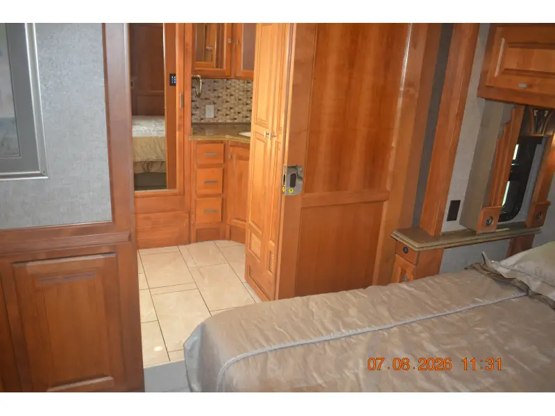 2017 Tiffin Motorhomes Phaeton 40 QBH