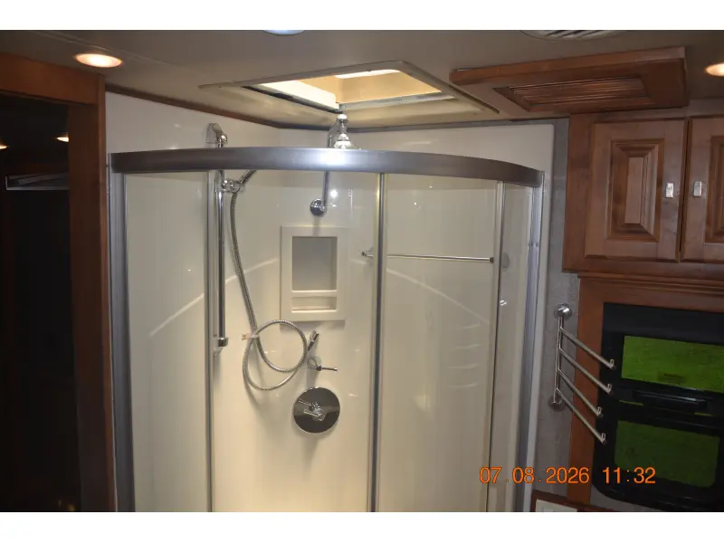 2017 Tiffin Motorhomes Phaeton 40 QBH