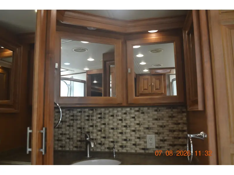 2017 Tiffin Motorhomes Phaeton 40 QBH