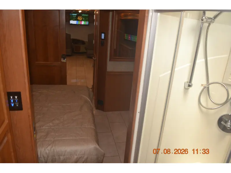 2017 Tiffin Motorhomes Phaeton 40 QBH