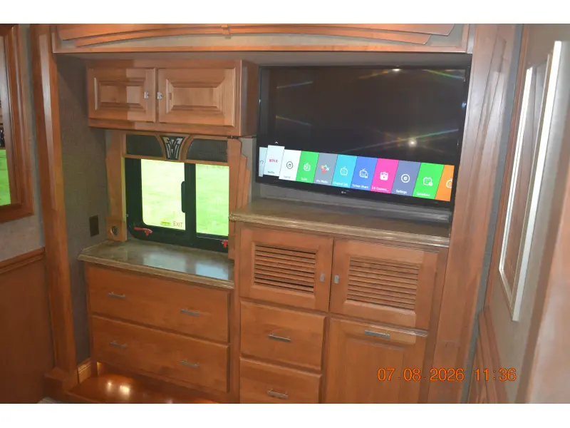 2017 Tiffin Motorhomes Phaeton 40 QBH