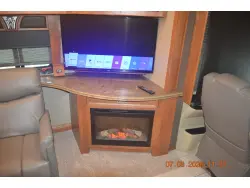 2017 Tiffin Motorhomes Phaeton 40 QBH