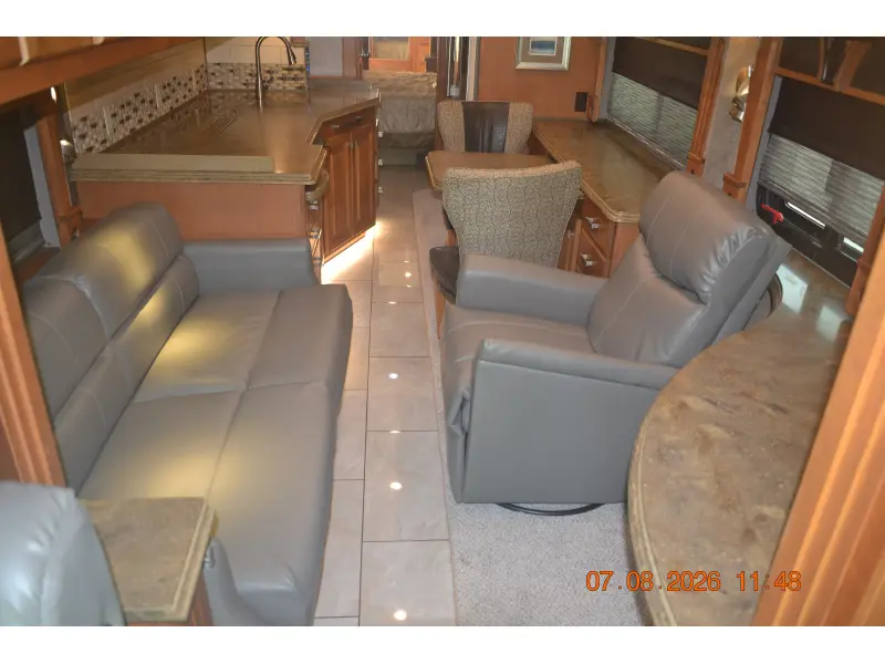 2017 Tiffin Motorhomes Phaeton 40 QBH