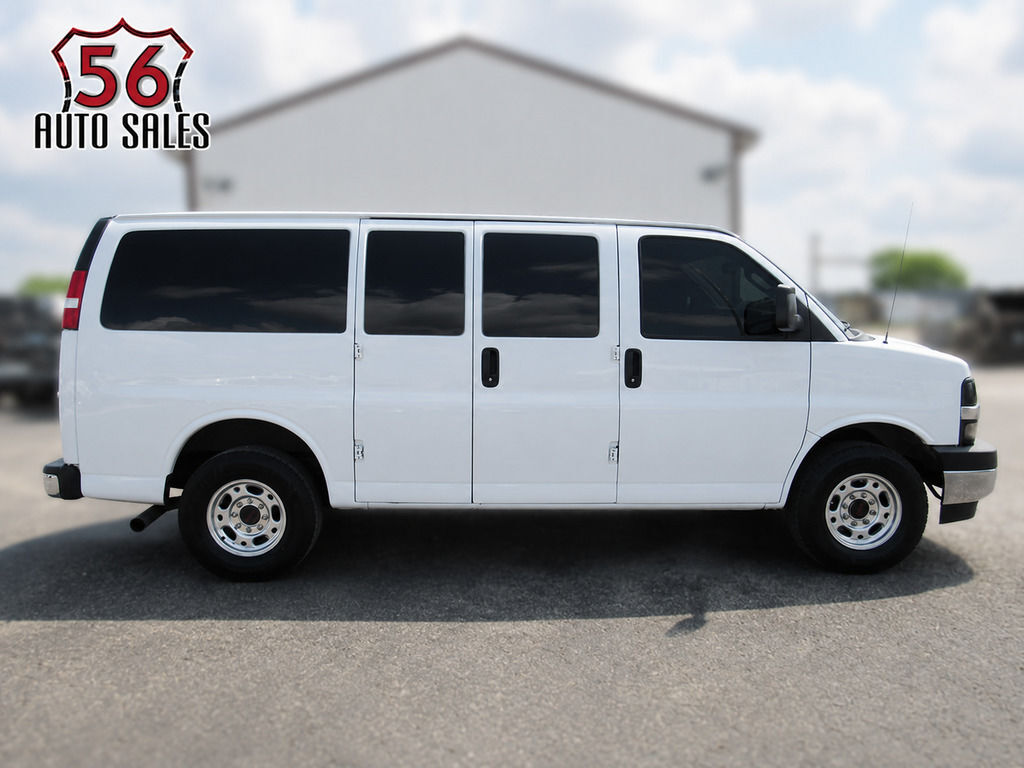 2020 CHEVROLET Express Passenger in London, OH