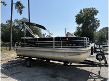 What You Need to Know About Luxury Pontoons image