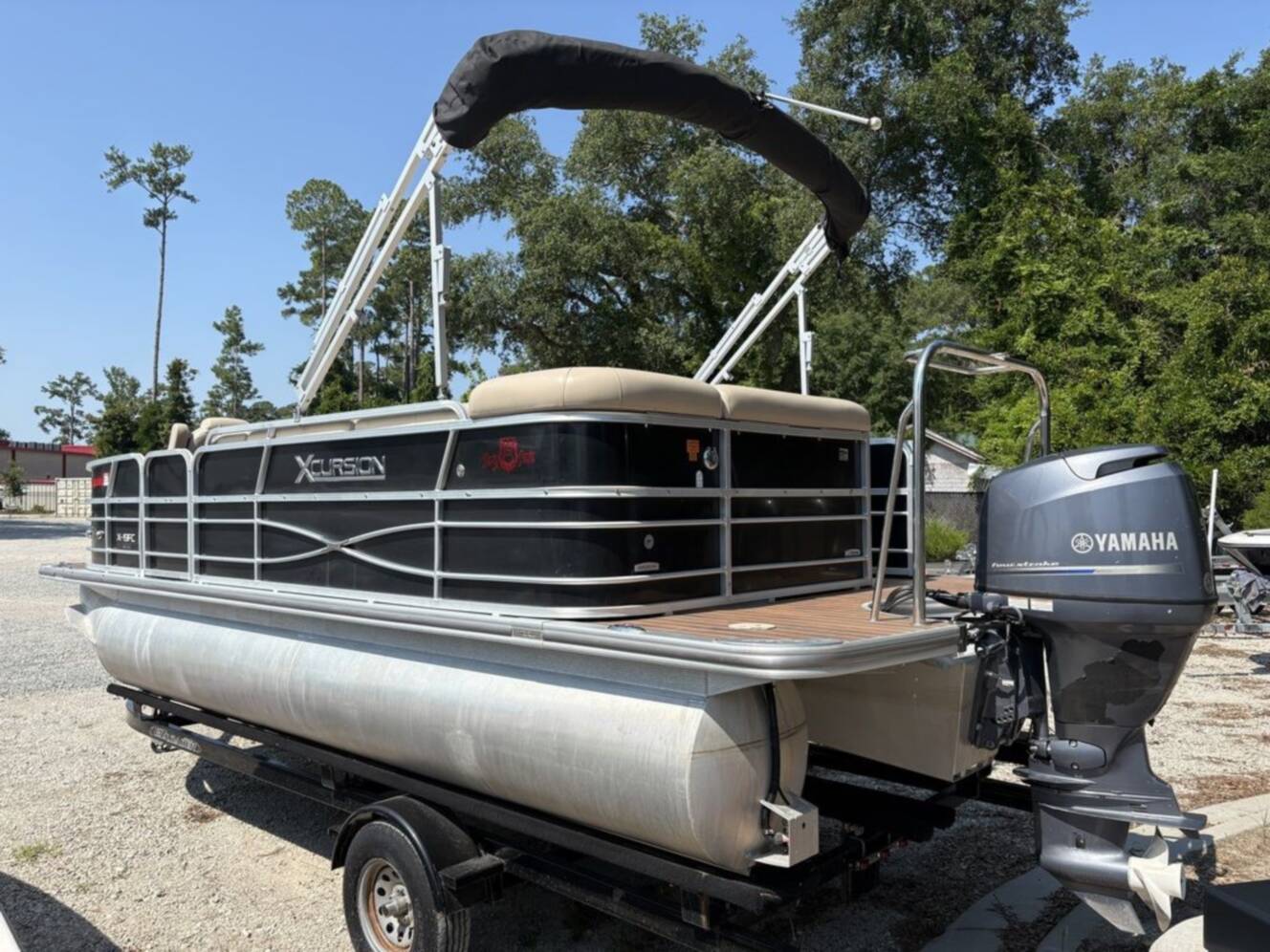 A photo of this 2016 Xcursion Pontoons 19FC