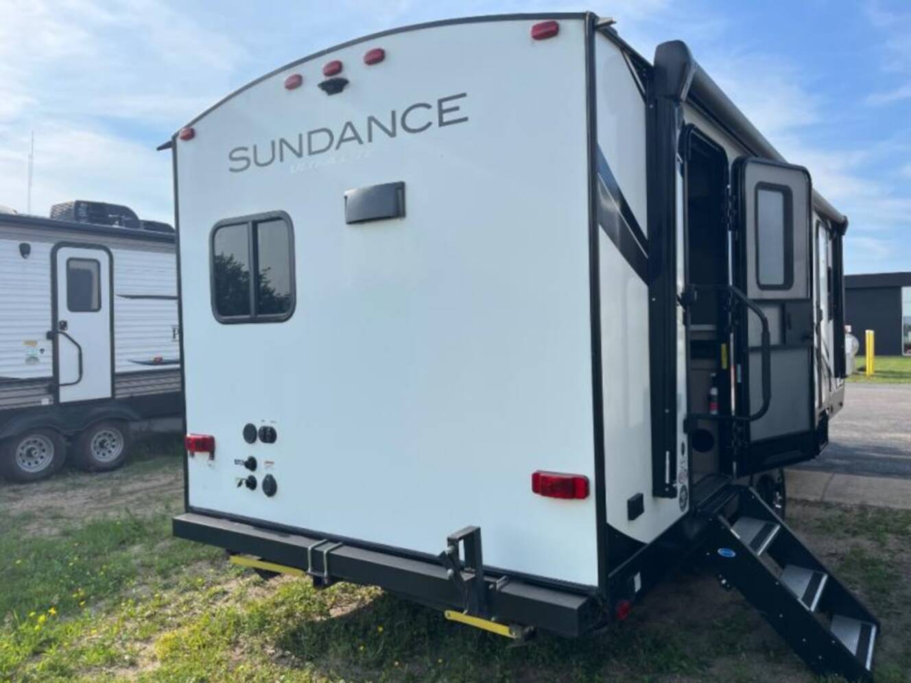 A photo of this 2021 Heartland Sundance Ultra Lite 242 RK