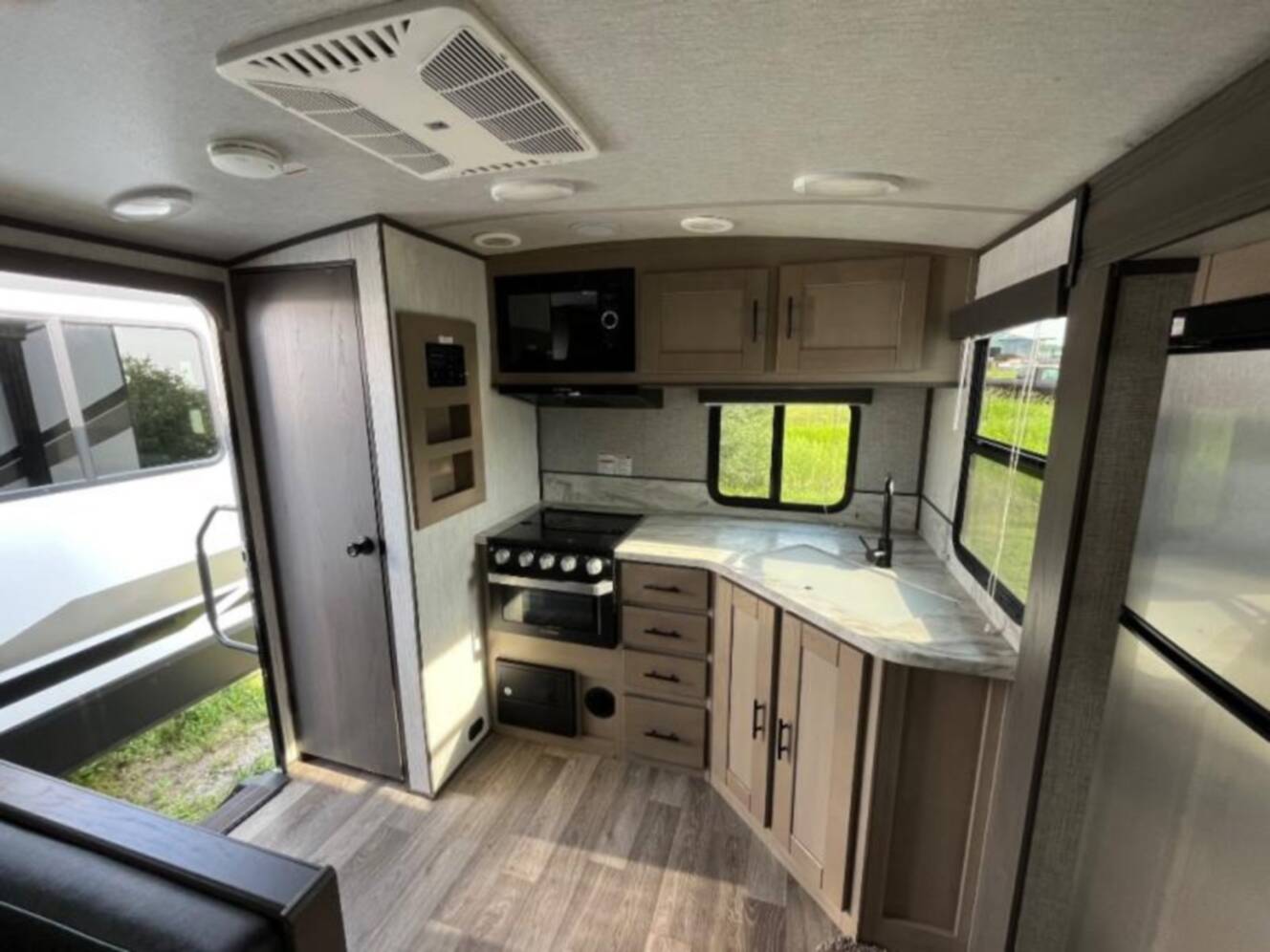 A photo of this 2021 Heartland Sundance Ultra Lite 242 RK