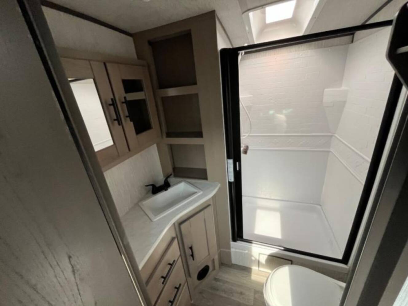 A photo of this 2021 Heartland Sundance Ultra Lite 242 RK