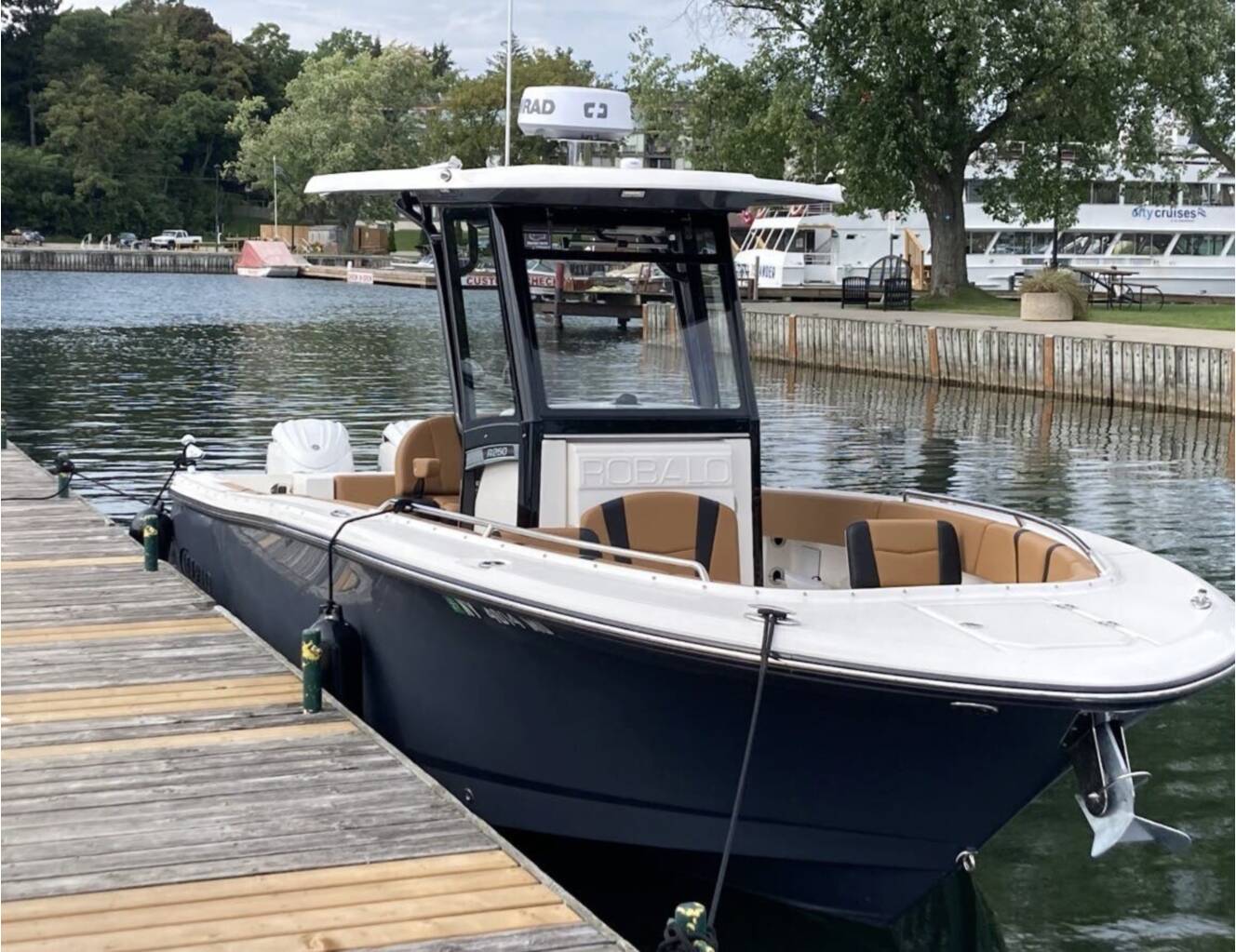 A photo of this 2024 Robalo Center Console R250