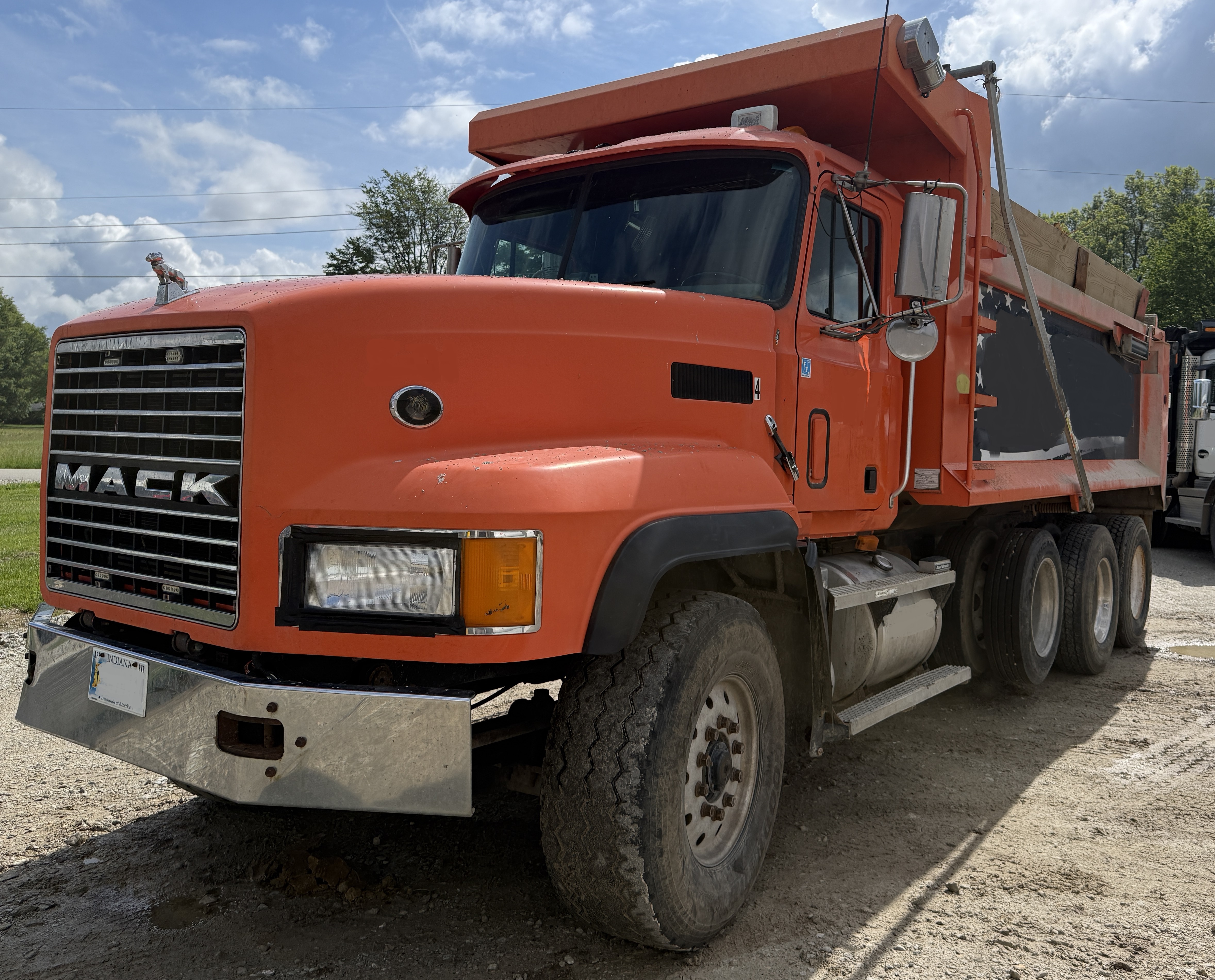 2001 MACK CL713 in KY