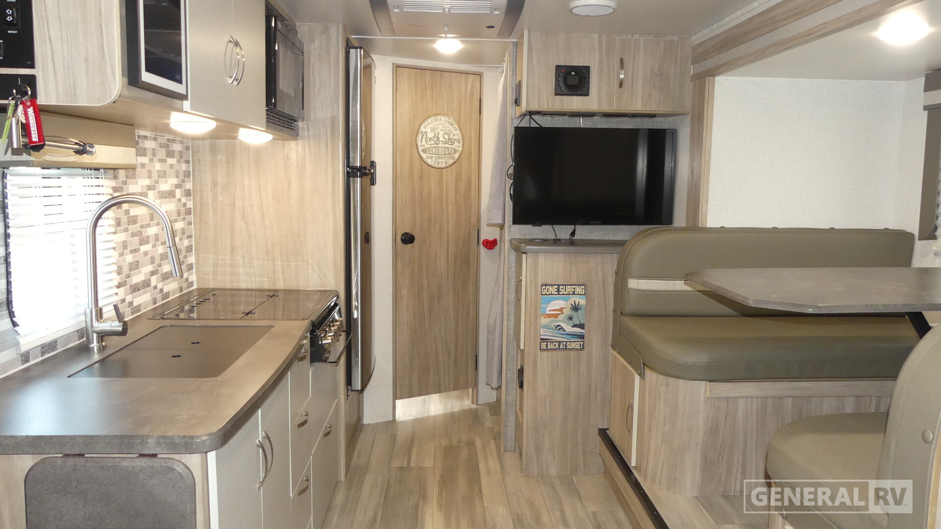 2022 Winnebago MICRO MINNIE FLX 2306BHS in ashland VA