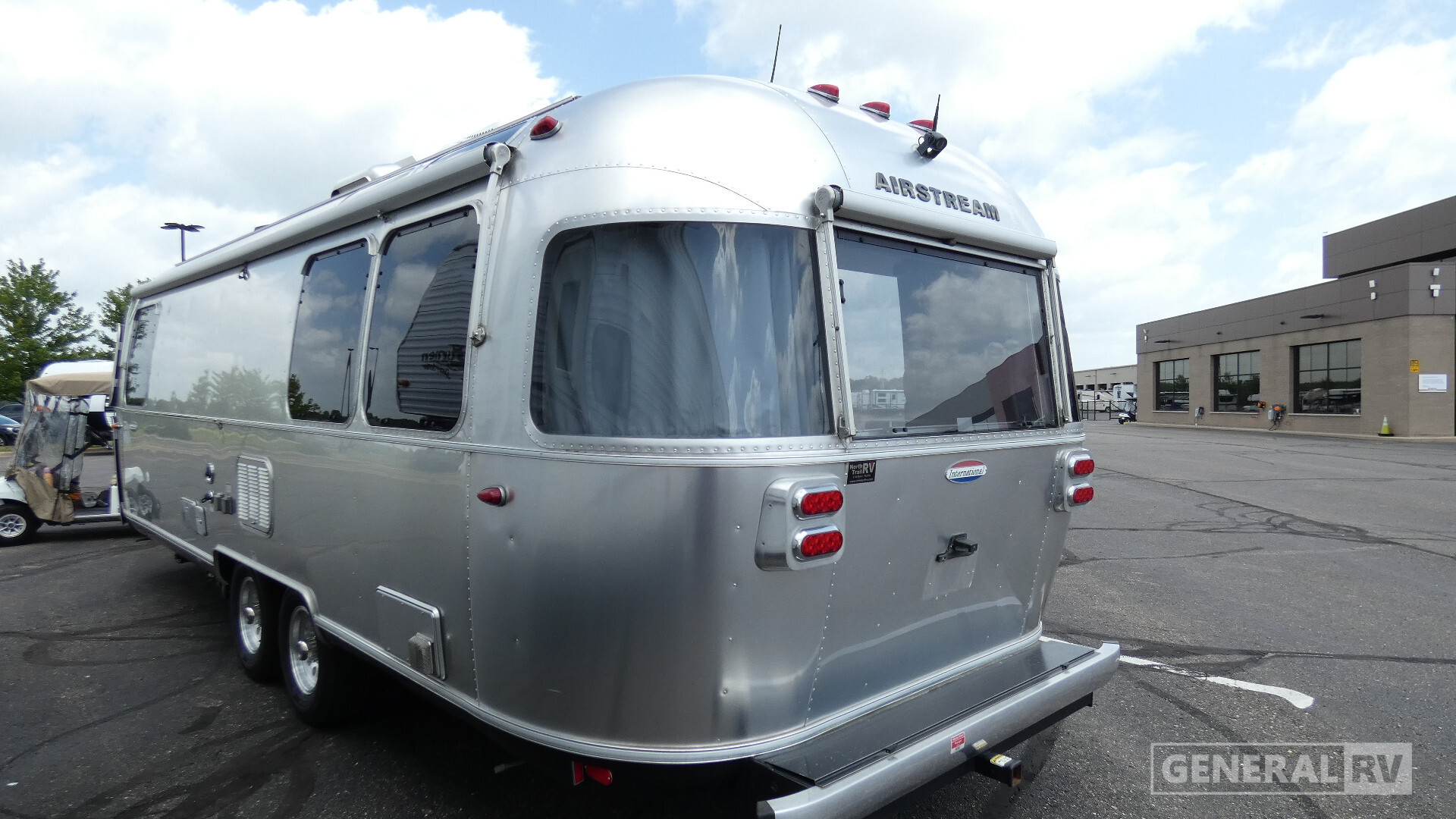 2019 Airstream INTERNATIONAL Signature 27FBQ in wixom MI