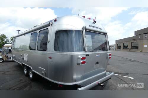 2019 Airstream INTERNATIONAL Signature 27FBQ in wixom MI
