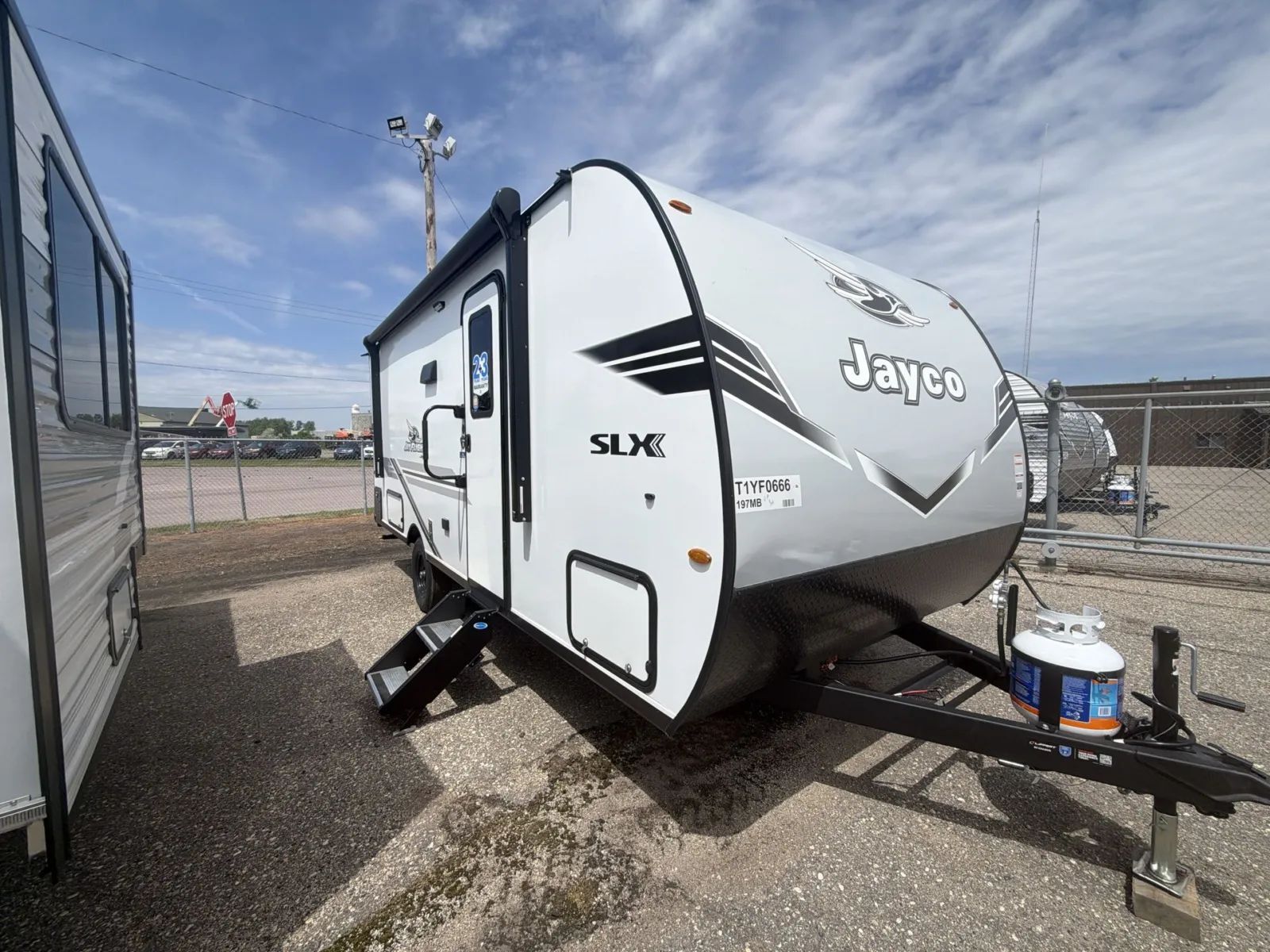 2026 Jayco JAY FLIGHT SLX 197MB in fargo ND