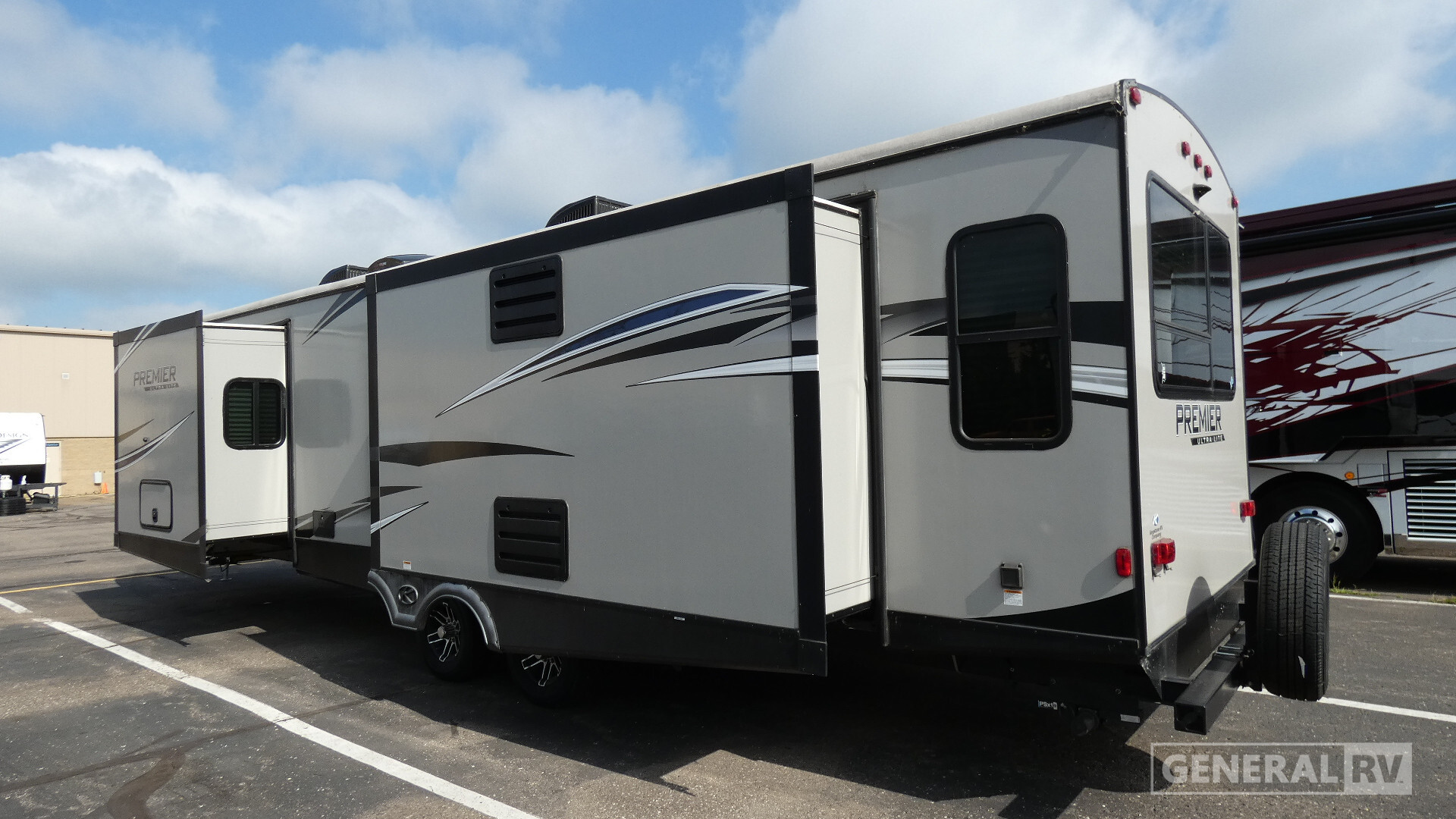 2020 Keystone Premier Ultra Lite 34RIPR in wixom MI