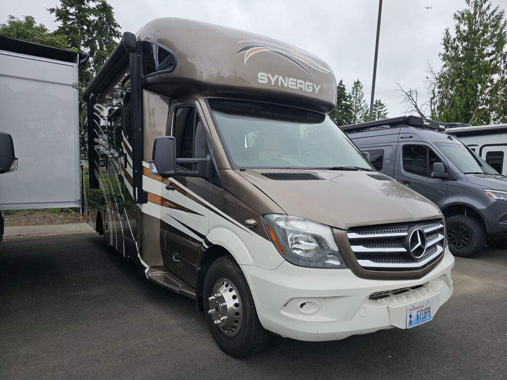 2016 Thor Motor Coach Synergy TT24 in kent WA