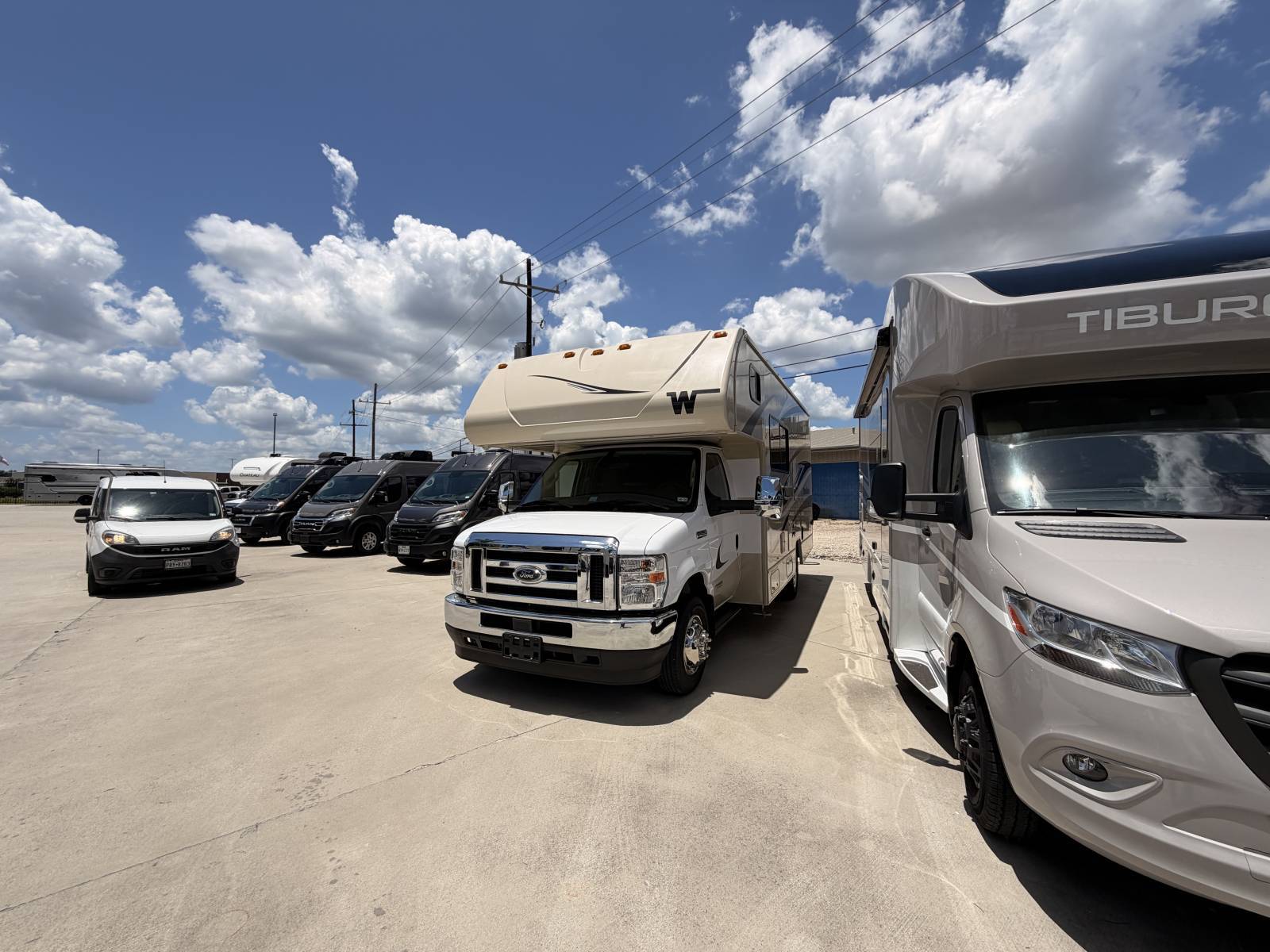 2025 Winnebago MINNIE WINNIE 22R in conroe TX
