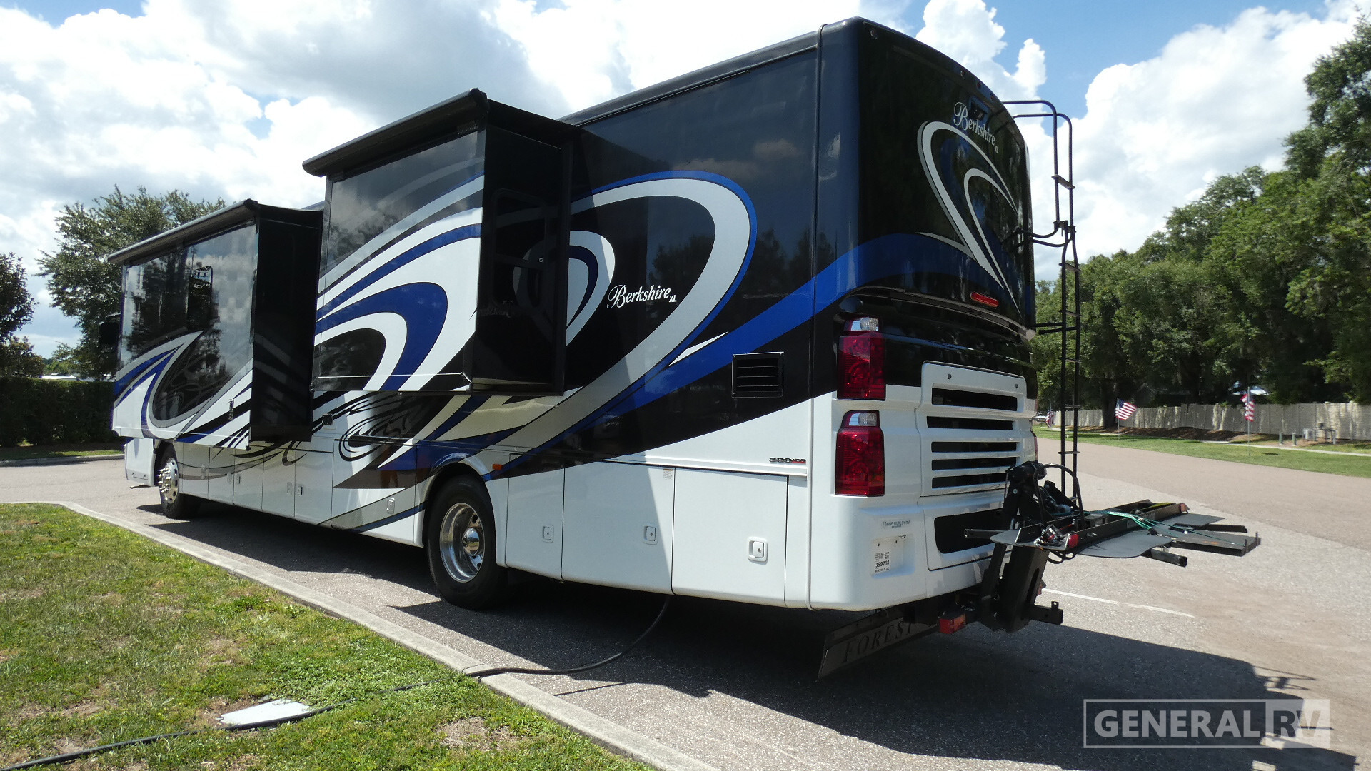 2018 Forest River BERKSHIRE XL 40C in dover FL
