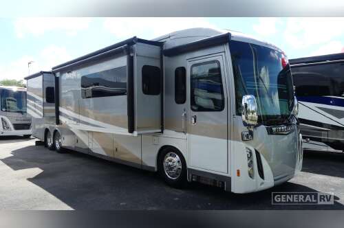 2017 Winnebago TOUR 42QD in fort meyers FL