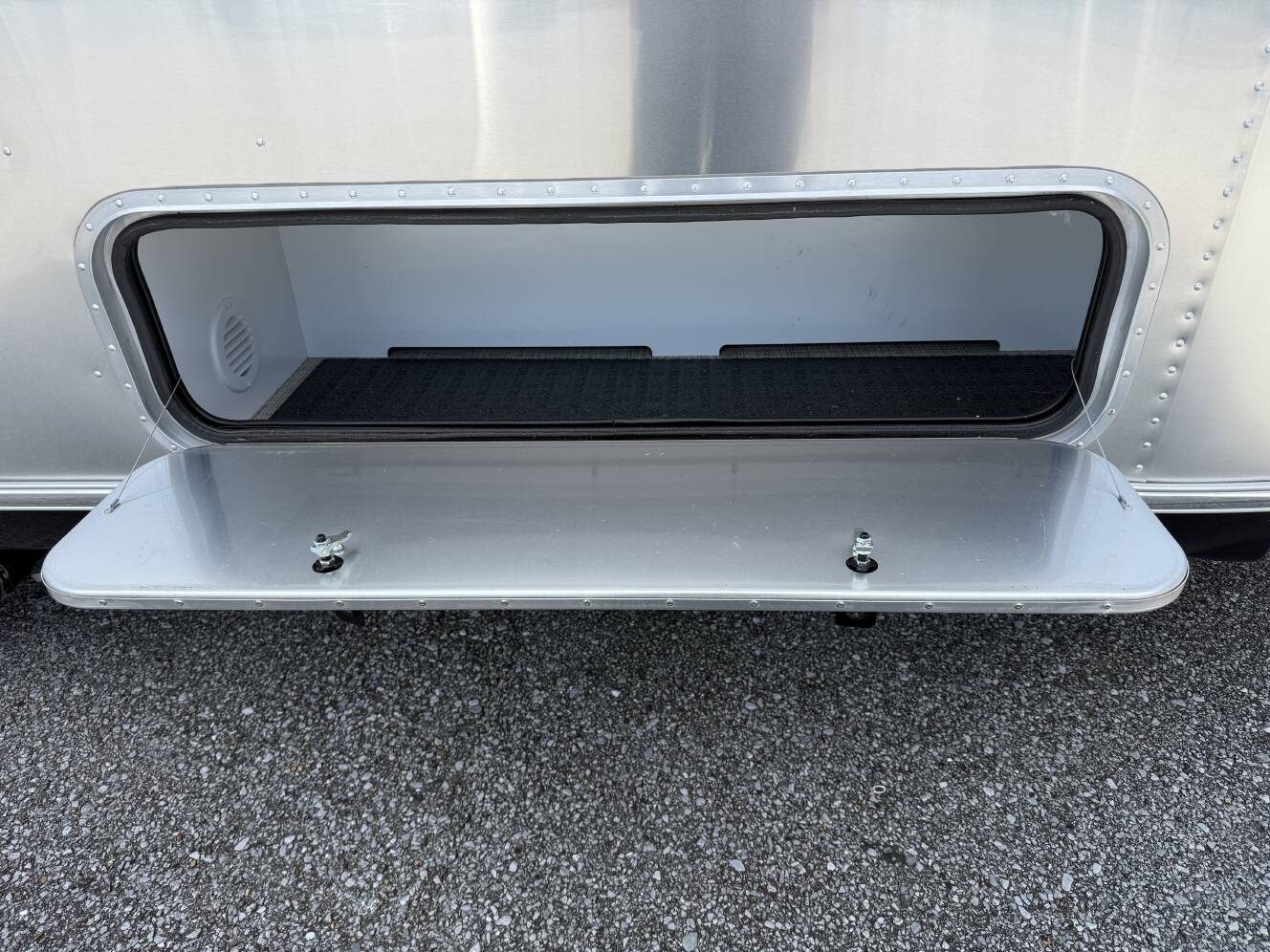 A photo of this 2025 Airstream Classic 30RB