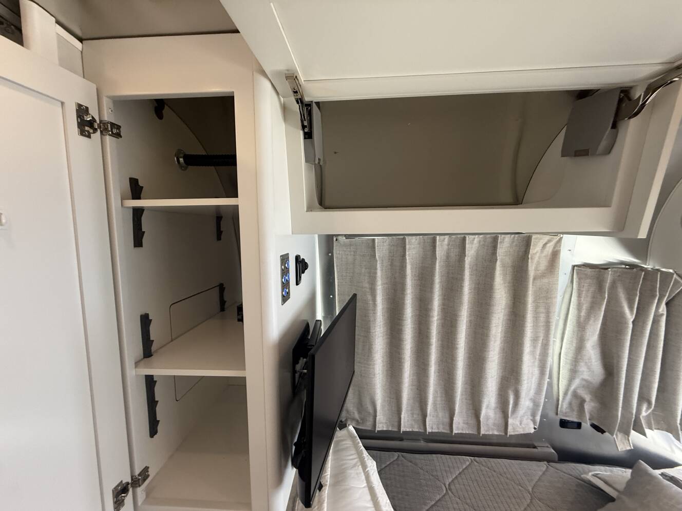 A photo of this 2025 Airstream Classic 30RB