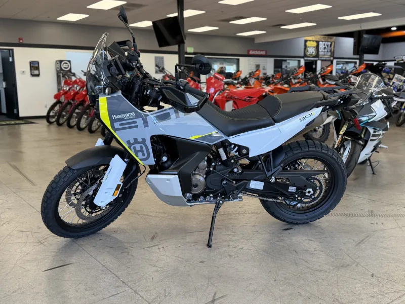 2027 Husqvarna NORDEN 901