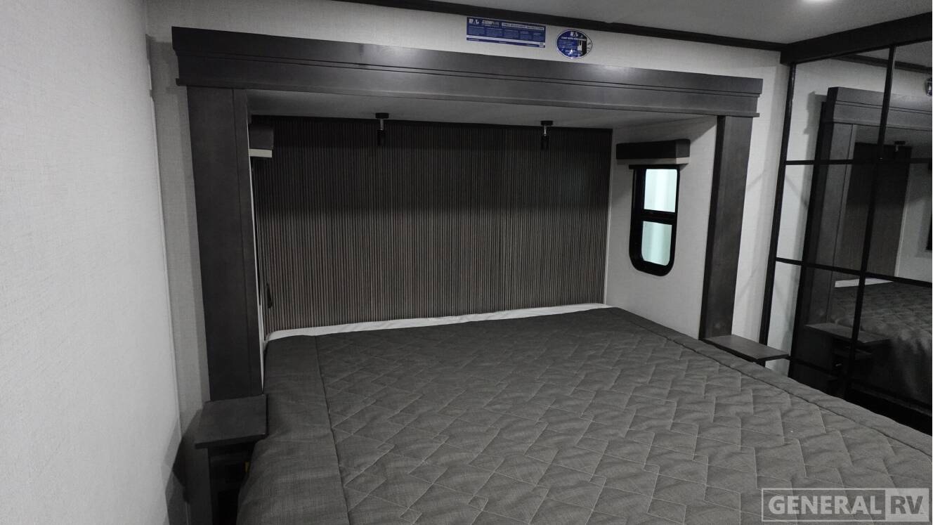 A photo of this 2026 Keystone AVALANCHE 390DS