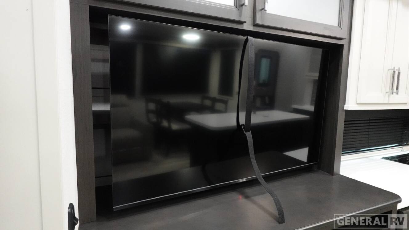 A photo of this 2026 Keystone AVALANCHE 390DS