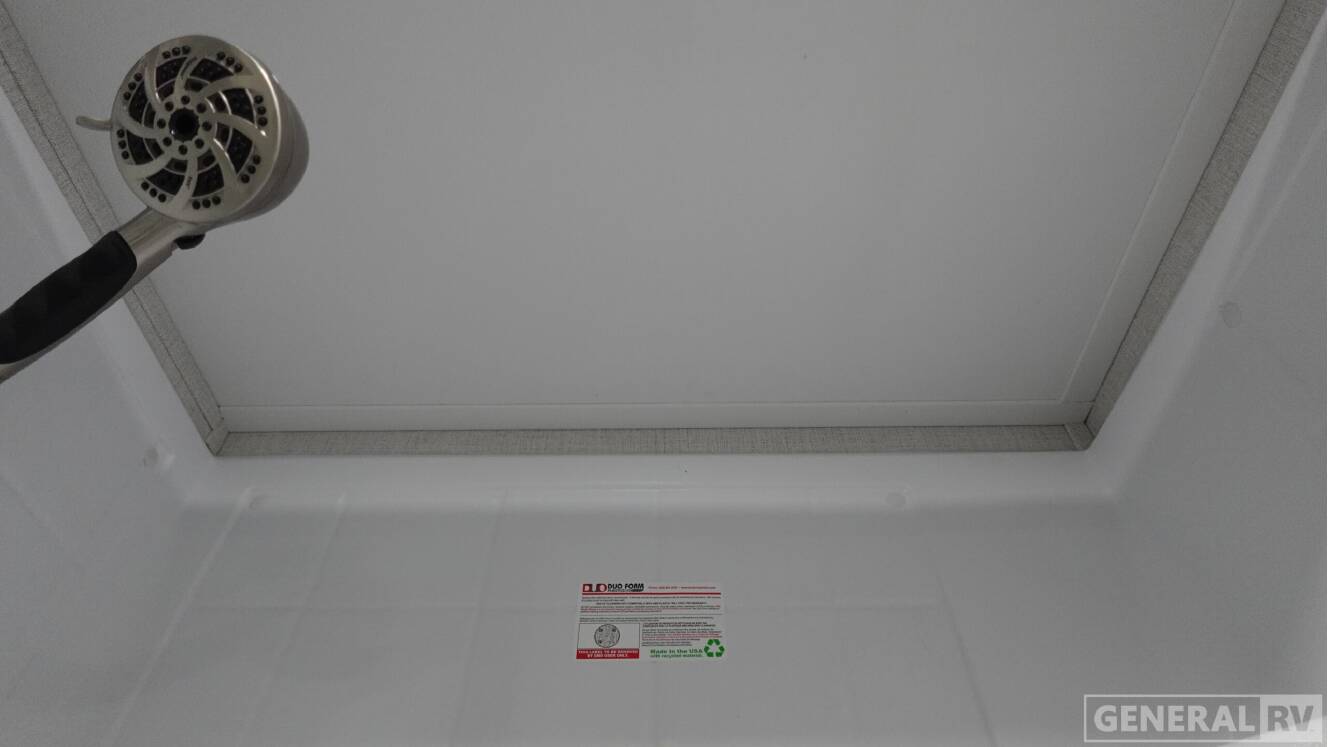 A photo of this 2026 Keystone AVALANCHE 390DS