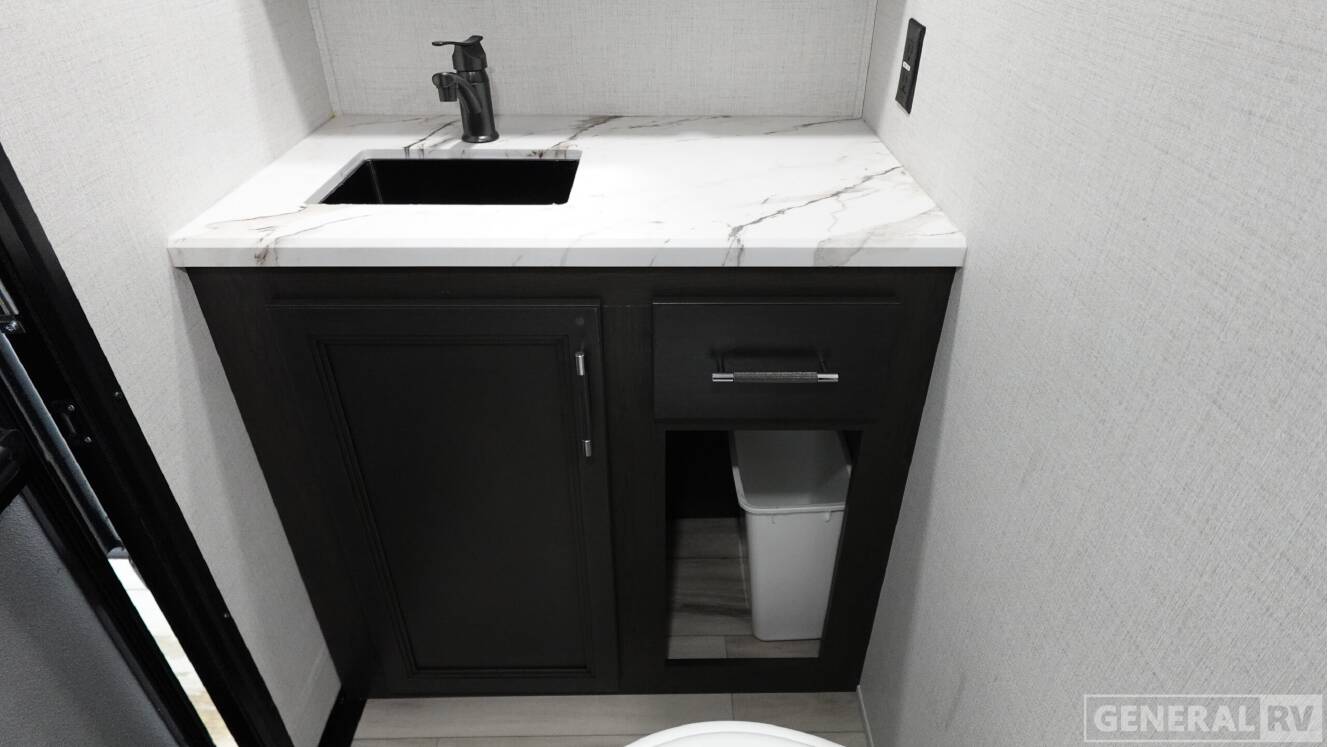 A photo of this 2026 Keystone AVALANCHE 390DS