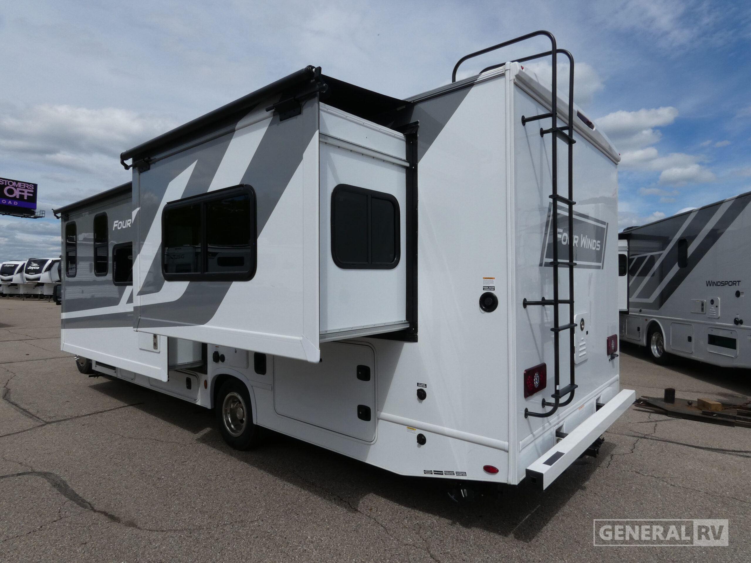 2026 Thor Motor Coach FOUR WINDS 29K in brownstown MI