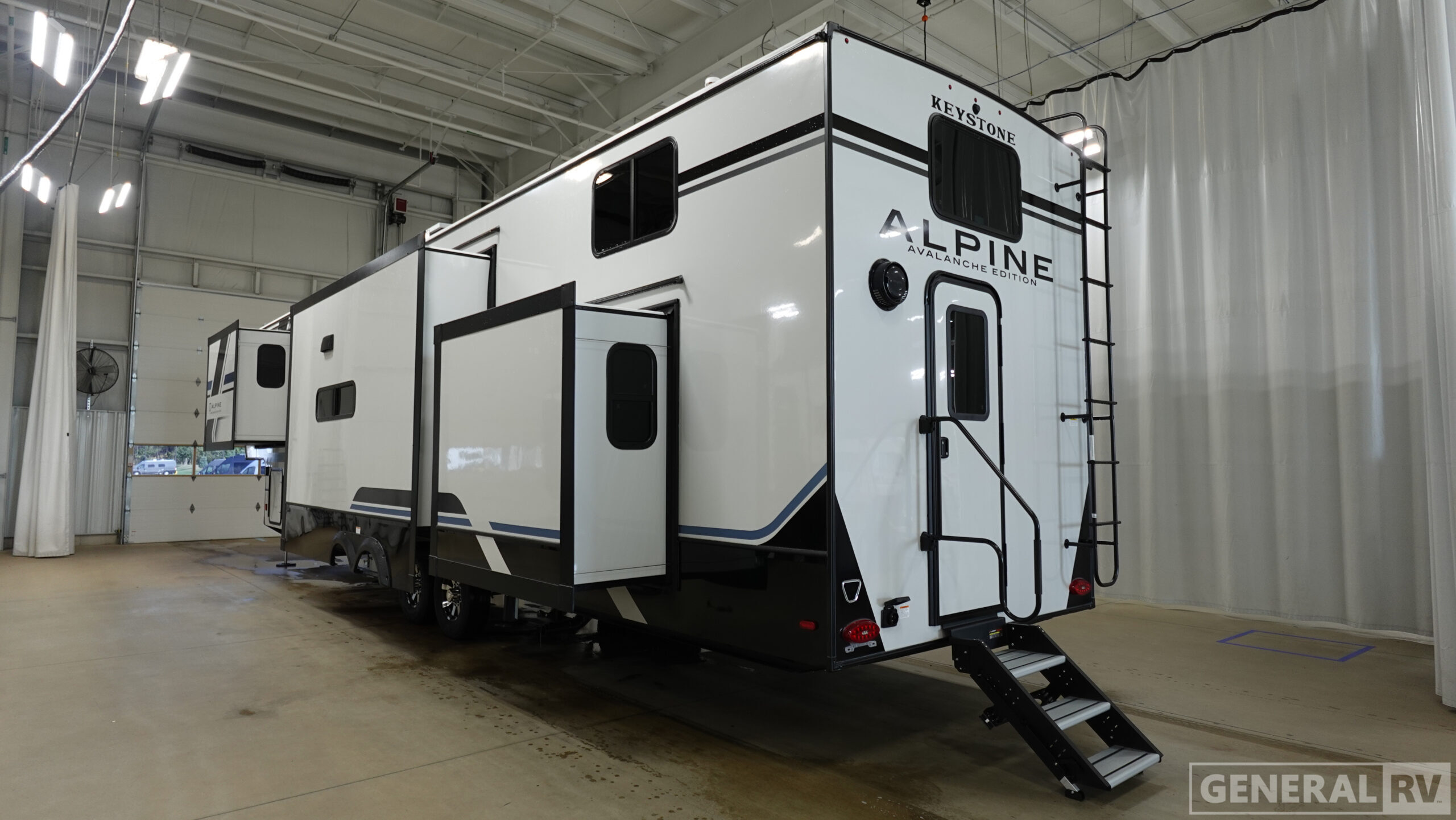 2026 Keystone AVALANCHE 390DS in mesa AZ