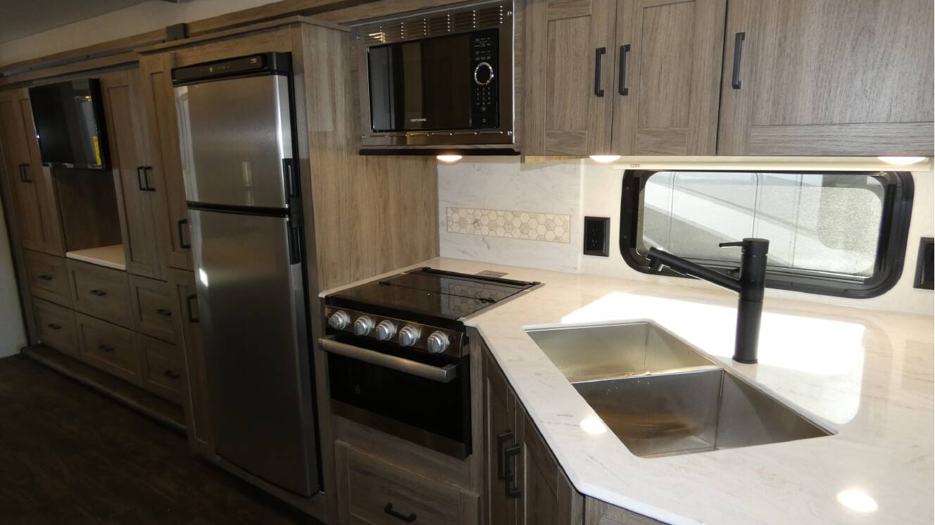 A photo of this 2025 Winnebago SUNSTAR 33K