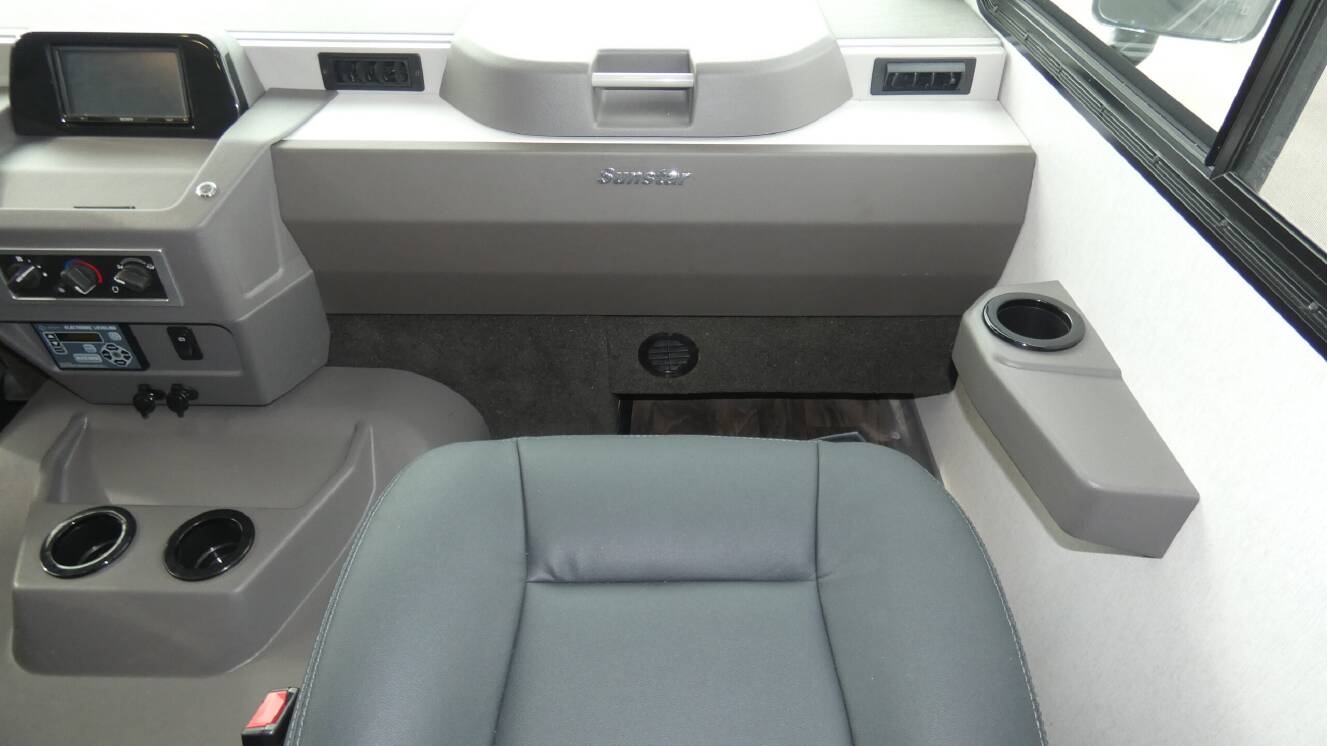 A photo of this 2025 Winnebago SUNSTAR 33K
