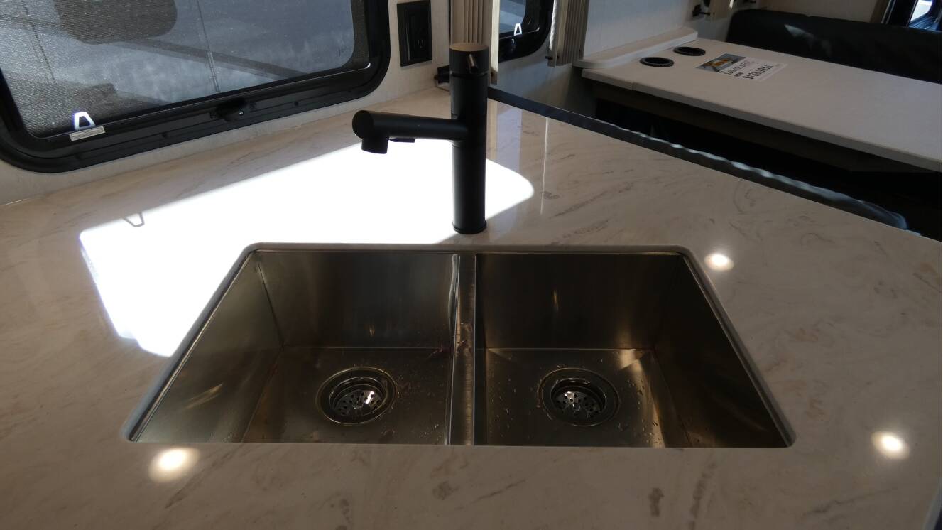 A photo of this 2025 Winnebago SUNSTAR 33K