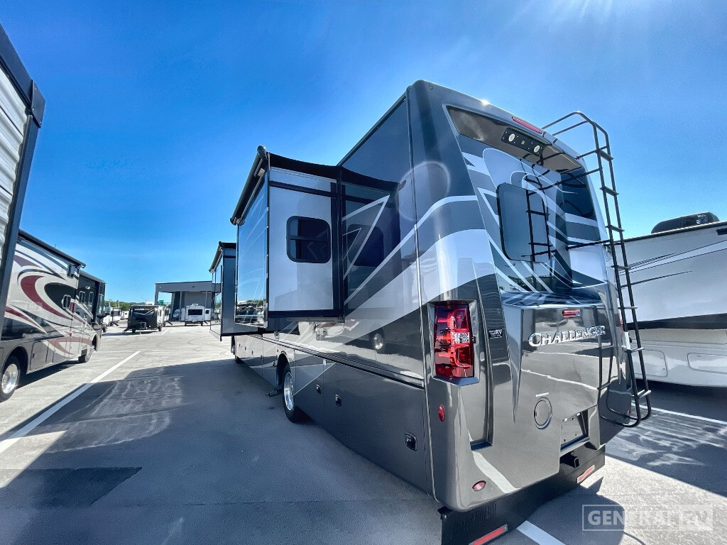 2023 Thor Motor Coach CHALLENGER 37FH in wixom MI
