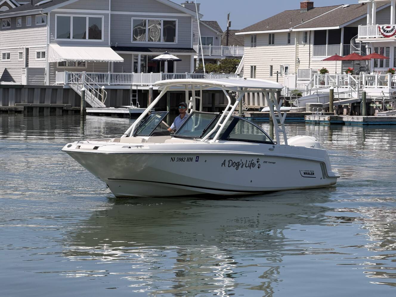 A photo of this 2018 Boston Whaler 230 VANTAGE