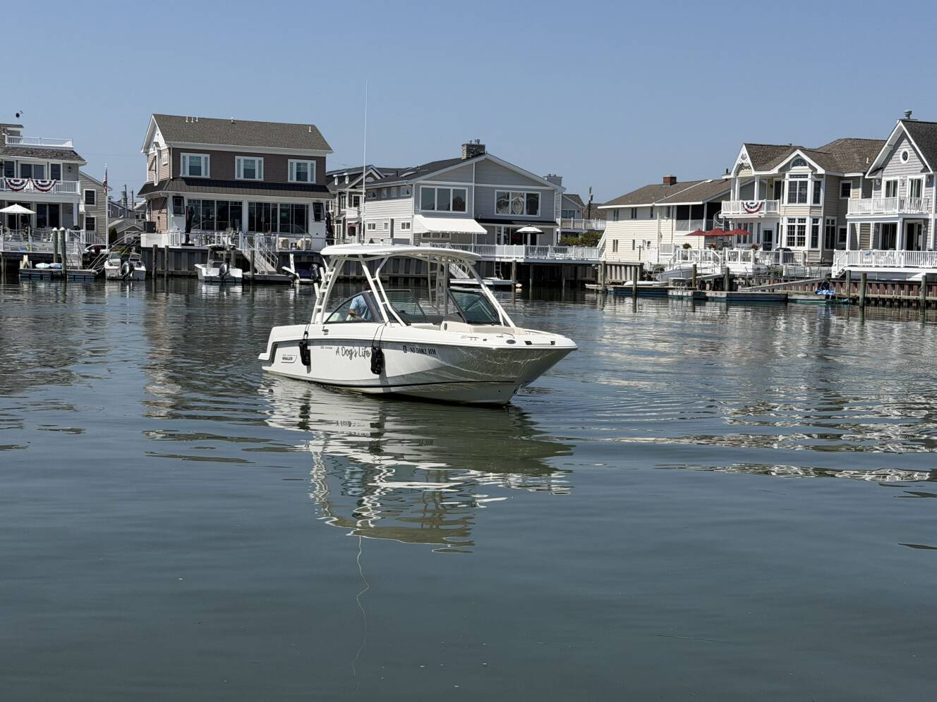 A photo of this 2018 Boston Whaler 230 VANTAGE