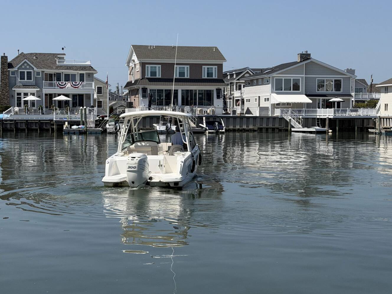 A photo of this 2018 Boston Whaler 230 VANTAGE