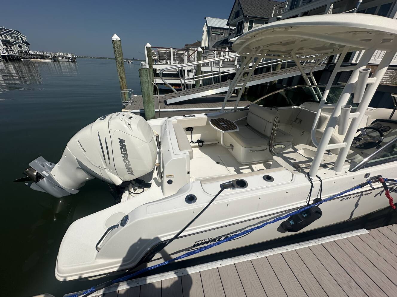 A photo of this 2018 Boston Whaler 230 VANTAGE