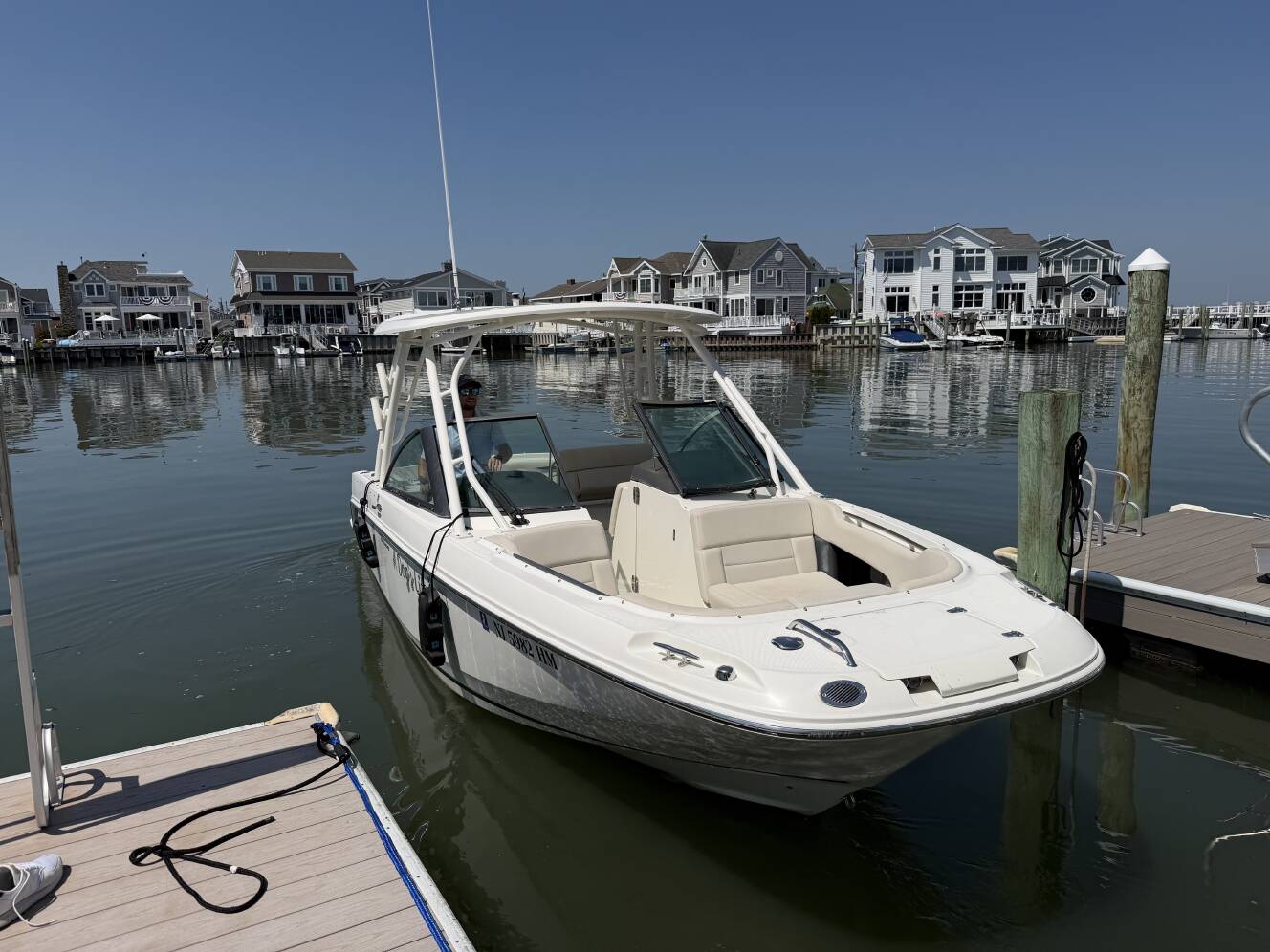 A photo of this 2018 Boston Whaler 230 VANTAGE
