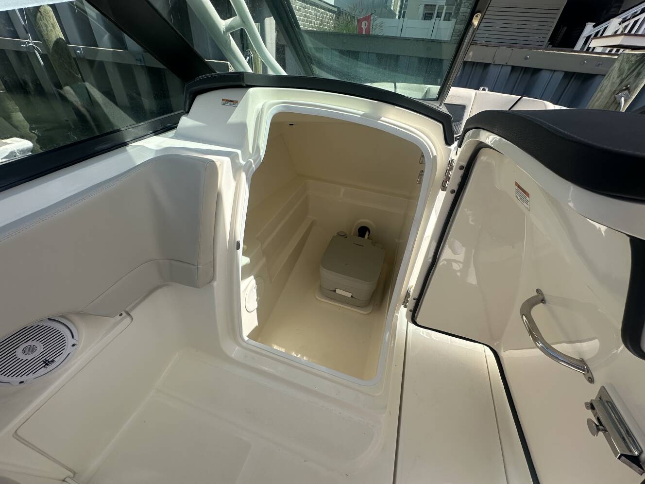 A photo of this 2018 Boston Whaler 230 VANTAGE