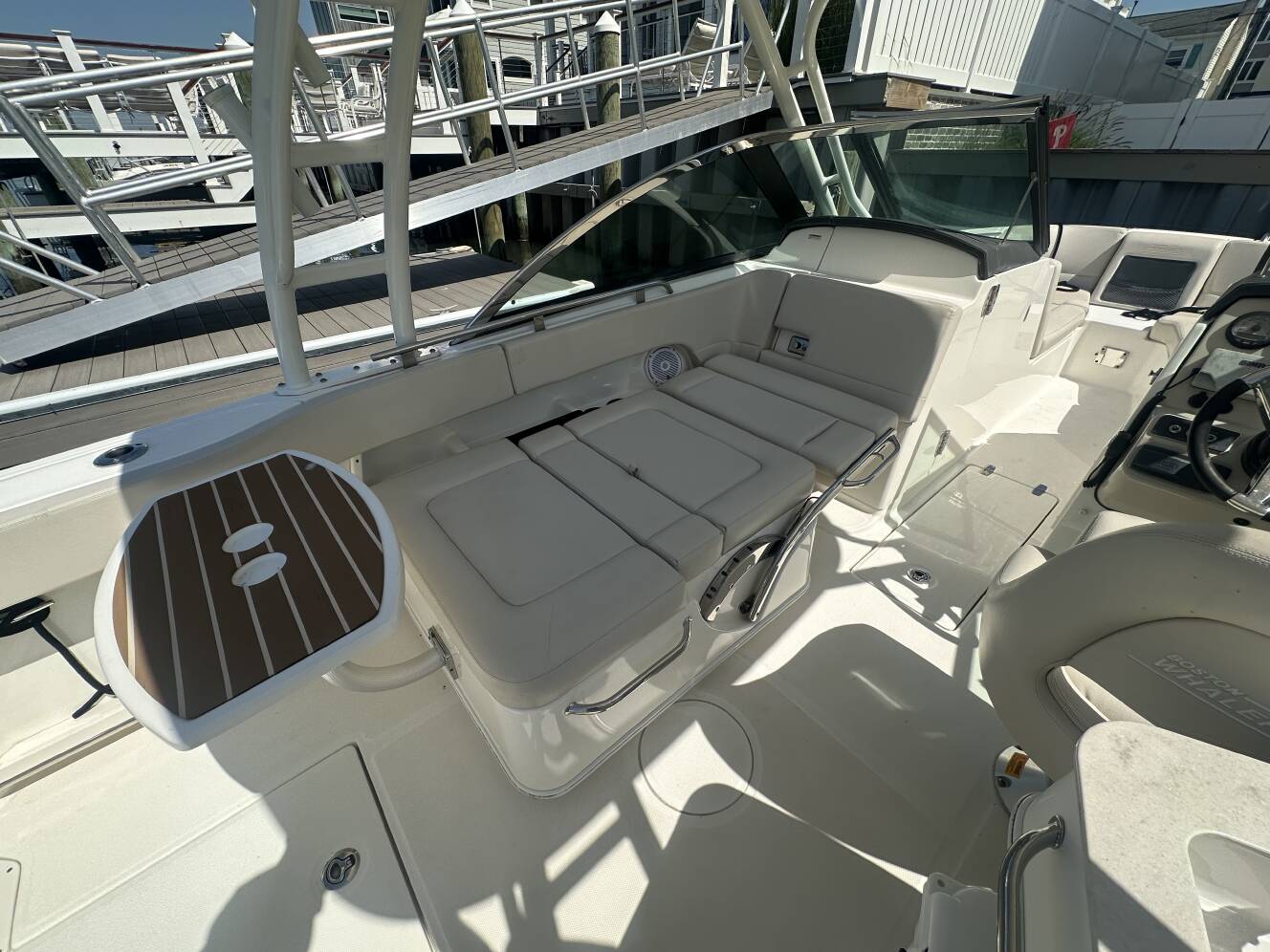 A photo of this 2018 Boston Whaler 230 VANTAGE