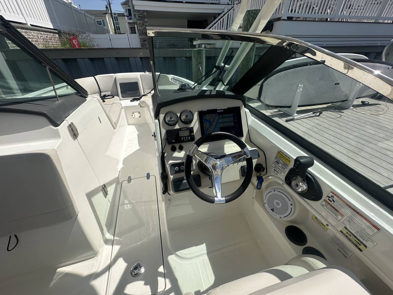 A photo of this 2018 Boston Whaler 230 VANTAGE